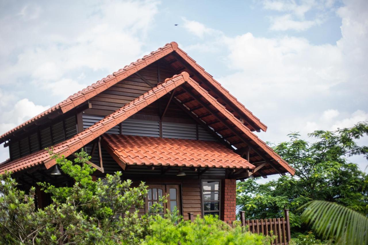 Red House The Garden Stay In Bukit Tinggi By Play Бентонг Екстер'єр фото