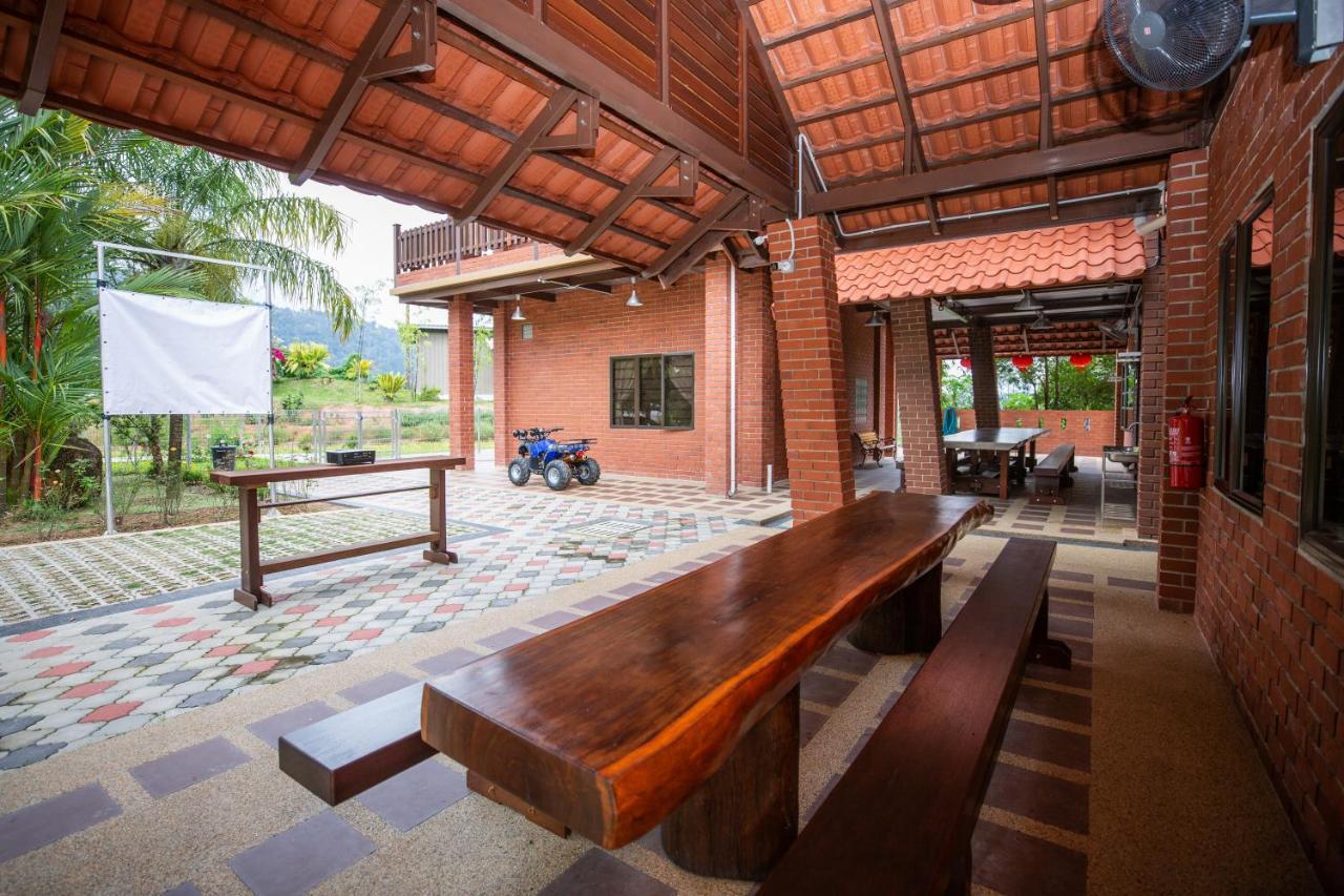 Red House The Garden Stay In Bukit Tinggi By Play Бентонг Екстер'єр фото
