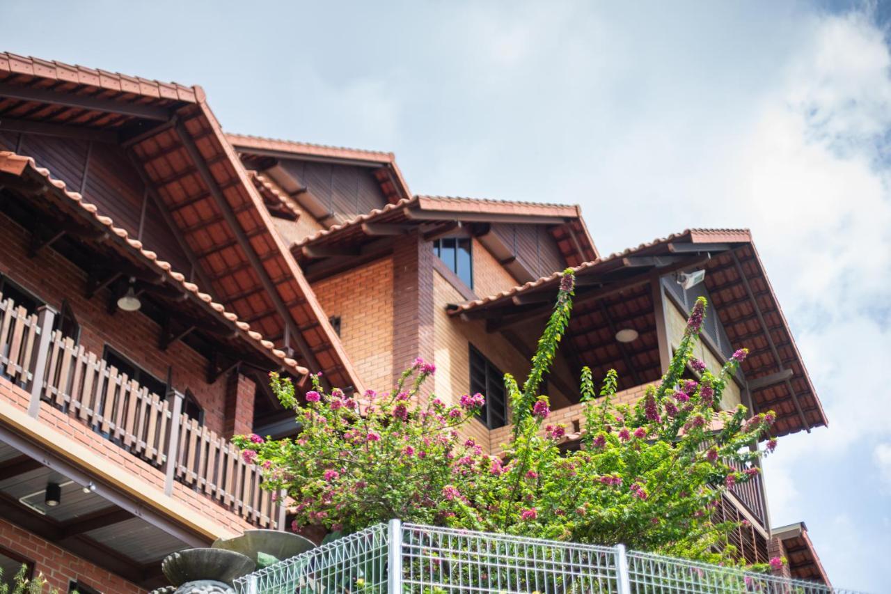 Red House The Garden Stay In Bukit Tinggi By Play Бентонг Екстер'єр фото